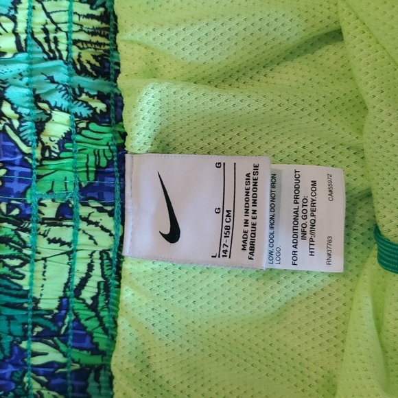 Nike Tropical Swosh Volley/Swim Trucks - Picture 4 of 6